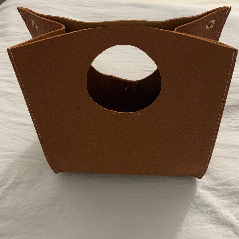 BRAND NEW Camel Small Bucket Tote